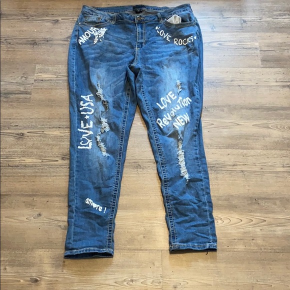 Ashley Stewart Denim - Ashley Stewart Soft Stretch Graffiti Jeans 18